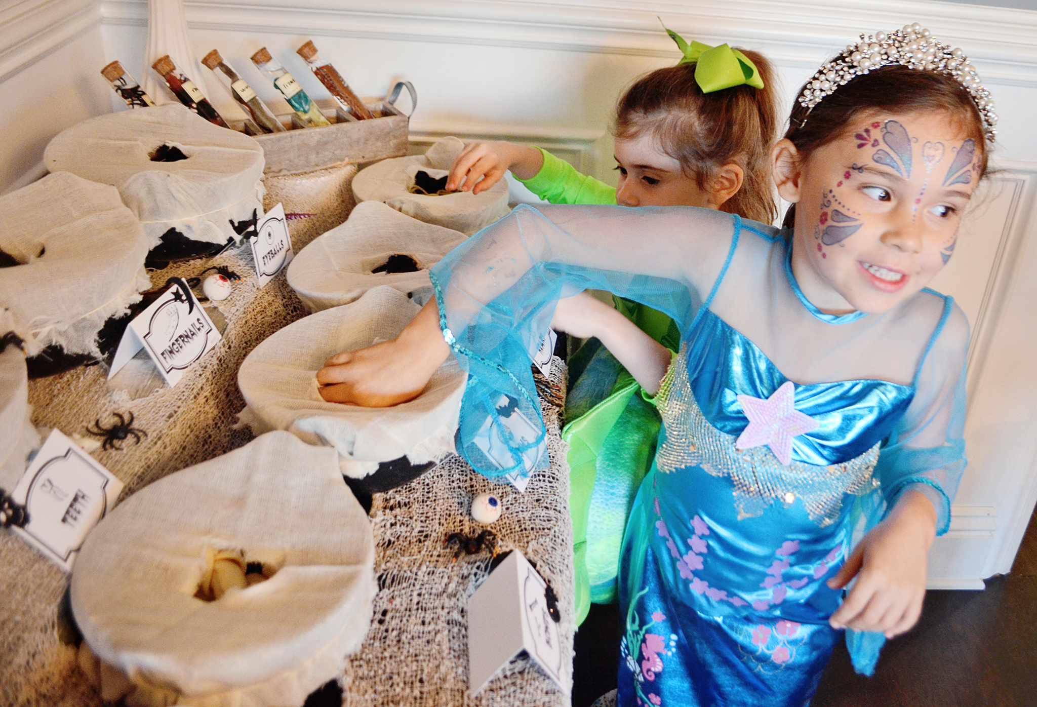 Halloween DIY Touch and Feel Table
